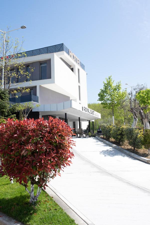 Royal East Resort Mjull-Bathore Exterior photo